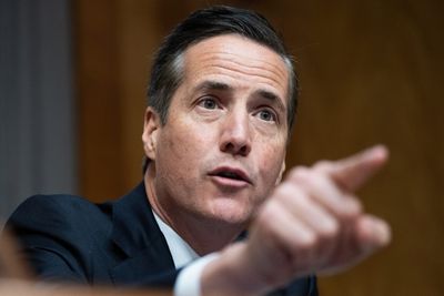 Senate bans prediction market trading by members, staff
