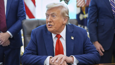 'Don't want to look 20 pounds heavier': Trump jabs reports of wearing bulletproof vest during White House dinner attack