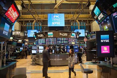 Stocks Rally as Nasdaq 100 Posts a New Record High on Tech Earnings