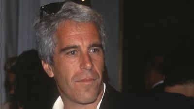 Jeffrey Epstein's Alleged Suicide Note That Remains Hidden From Public Includes These Distressing Four Words, Cellmate Claims