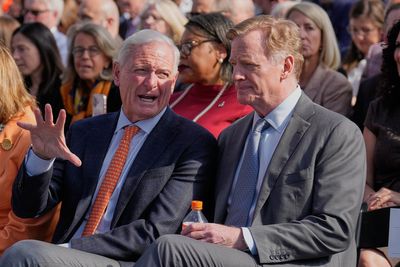 Haslam breaks ground on Browns’ $2.4B domed stadium set to open in 2029