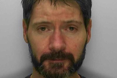 Fraudster fugitive tracked down to Czech Republic after iPhone email signature blunder