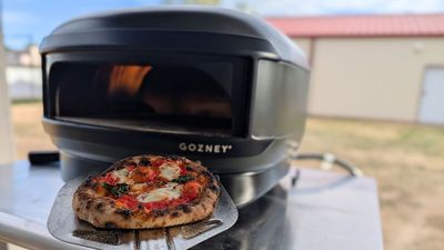 I've made thousands of pizzas for slice-loving customers, and the Gozney Arc Lite is a near-perfect pizza oven for beginners