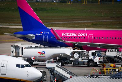 Airlines insist summer flights will go ahead despite warnings over UK jet fuel supply