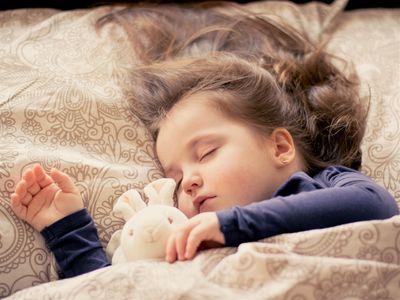 Growing Pains in Kids and How to Spot Benign Night Leg Aches and Recognize Red Flag Signs to Call the Doctor