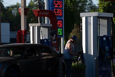 Exxon and Chevron quarterly earnings fall despite soaring oil prices