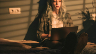 Independent Journalist Flags a Potential Tinder Love Scam