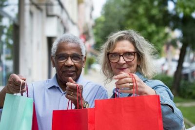 5 Senior Discounts You Already Qualify For — But 70% Forget to Use