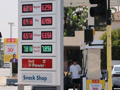 Average price of gas in California edges past $6 a gallon, highest level in four years
