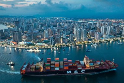 Nations preserve a plan to adopt a global fee on shipping emissions, but keep their options open