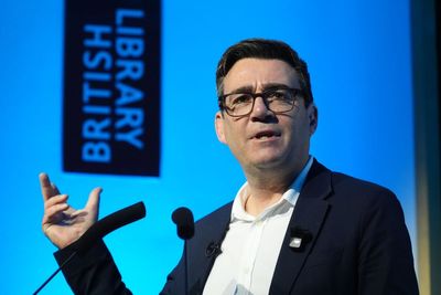 Andy Burnham planning return to Westminster ‘within weeks to challenge Starmer for Labour leadership’