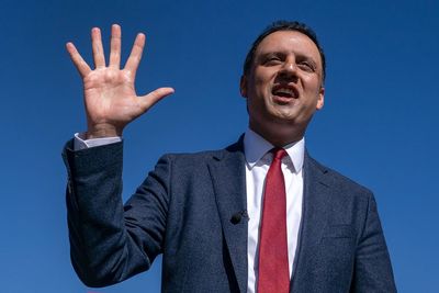 Sarwar vows to give NHS waiting lists ‘the chop’ as he visits karate dojo