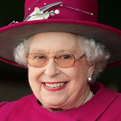 Royal Biographer Reveals Queen Elizabeth Would Get Staff to “Wake Her Up in the Middle of the Night” When One Surprising Event Happened