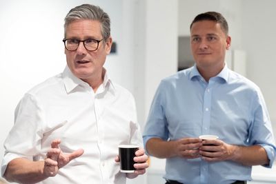 Streeting 'ready to oust Starmer' as pressure mounts on PM