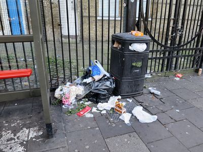 London Mass Shooting: Police Perform Emergency CPR on Victim Beside Rubbish Bin After Capital Attack