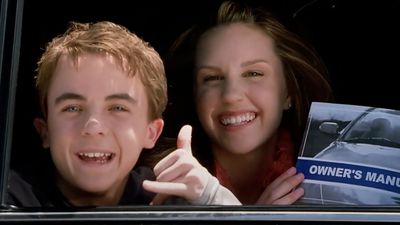 ‘I Think I’m The Only Person In History To Turn Down Saturday Night Live.’ Frankie Muniz On The (Adorable) Amanda Bynes-Related Reason He Said No
