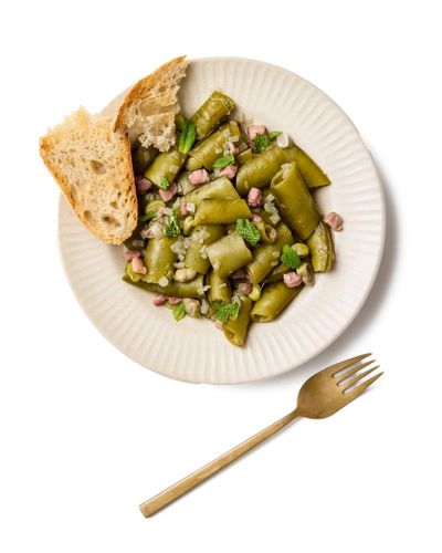 How to make the perfect Spanish broad bean stew – recipe