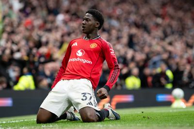 Manchester United 3-2 Liverpool: Kobbie Mainoo winner seals Champions League return for Red Devils