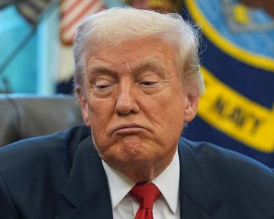 Trump news at a glance: six in 10 Americans say president is doing a bad job