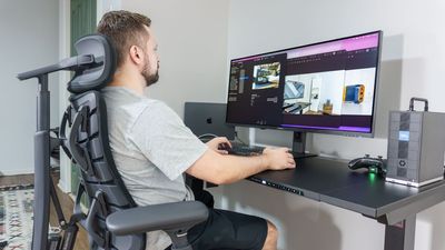 I ditched my dual-monitor setup for a single 40-inch ultrawide — and two screens aren’t better than one