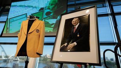 Legendary footy broadcaster never went out of fashion