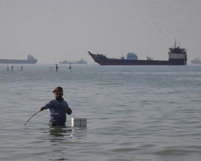 First Thing: Trump says US navy will ‘guide’ trapped ships through strait of Hormuz