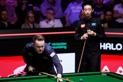 World Snooker Championship final heading for tense finish