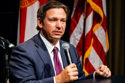 Florida’s Republican governor signs state’s new congressional map into law