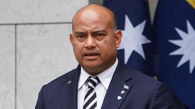 Federal officials grilled over Nauru detention contract