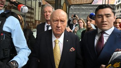 Alan Jones attacks 'bad' sex-abuse search warrants