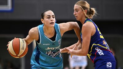 Rocci, Ciabattoni sign new deals in WNBL free agency