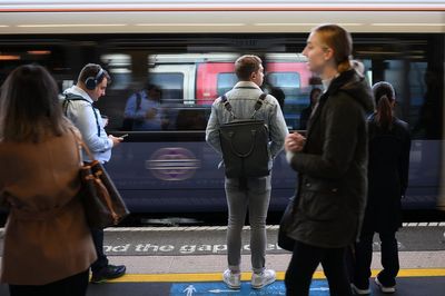 London travel LIVE: 'Faulty train' sparks Elizabeth line and Heathrow Express chaos amid Waterloo delays