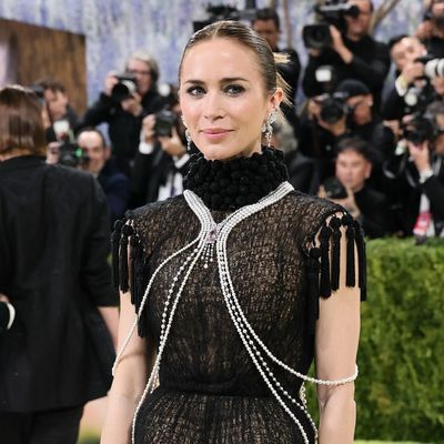 Emily Blunt's Spiky Bun at the Met Gala Is Very '90s Punk