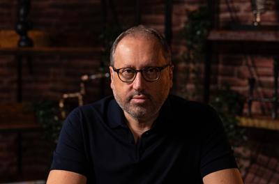 I watched my father run his business through the Lebanese Civil War. Here's what it taught me about leading through disruption.