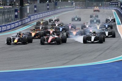 Wolff: Poor starts “not acceptable” if Mercedes wants to win F1 world titles