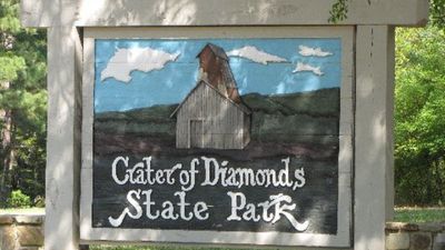 New York woman digs dirt for 3 weeks at public mine, pulls something out of ground that guarantees perfect wedding