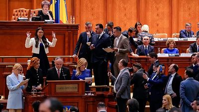 Romania's pro-EU coalition collapses after prime minister fails no-confidence vote