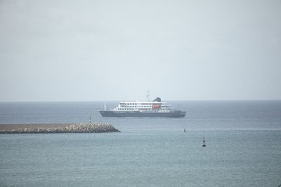 British crew member to be airlifted from stricken cruise ship amid suspected hantavirus outbreak