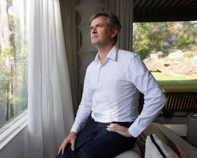 ‘White shirt guy’ claims he was assaulted by police at the Sydney rally against Isaac Herzog. Now he plans to sue