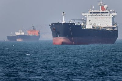 Proposed UN resolution threatens Iran with sanctions if it doesn't allow freedom of navigation