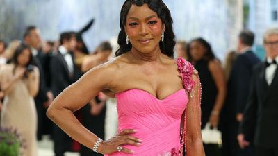 These Met Gala 'champagne' manicures prove this one shape and shade combination never fails an occasion outfit