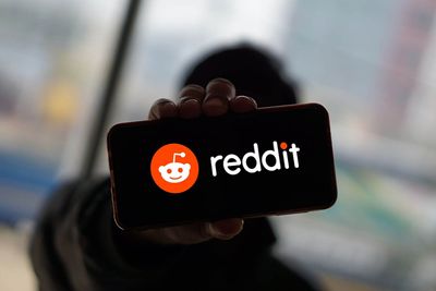 Reddit Stock Is an Earnings Season Winner. Investors Thank Advertising Revenue for That.