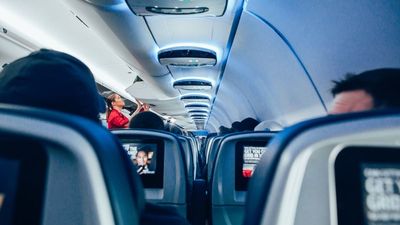 Texas woman is 30,000 feet in the air when her post-surgery emergency hits. Then her flight attendant steps in to save the day