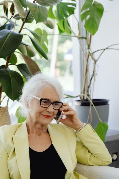Florida Senior Resource: SHINE Counselors Help Compare Medicare Plans—Saving Some Enrollees Hundreds Each Year