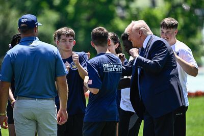 Trump teaches kids his iconic dance during fitness test on White House lawn