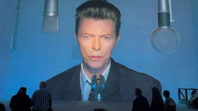 I listened to David Bowie in a 360-degree show, and now I've seen what spatial audio can do