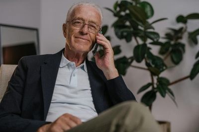 Medicare Fraud Alert: The ‘New Number’ Phone Scam Targeting Seniors After Recent CMS Data-Breach Headlines