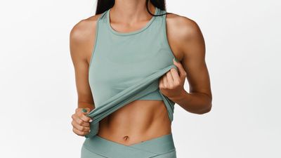 No equipment, no repeat exercises — this 7-minute core workout sculpts the abs and obliques