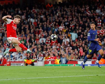 Arsenal see off Atlético Madrid and feel gnawing fear of failure start to fall away