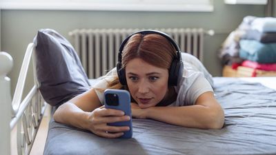 I've been a Netflix subscriber for 25 years, and I can't decide if Clips is the best or worst thing to happen to the mobile app